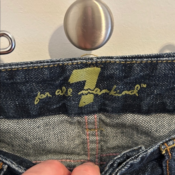 Seven - Picture 2 of 6